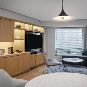 Luxury Corner King Suite with Sofa Bed