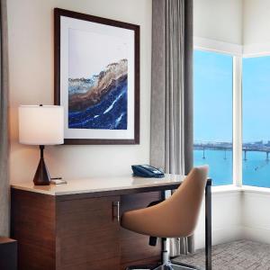 Corner Studio with King Bed and Panoramic View