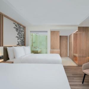 Premier Double Room with Two Double Beds and City View - Upper Floor