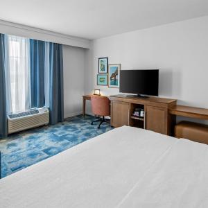 King Room with Sofa Bed - Non-Smoking