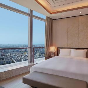 One-Bedroom Deluxe Apartment