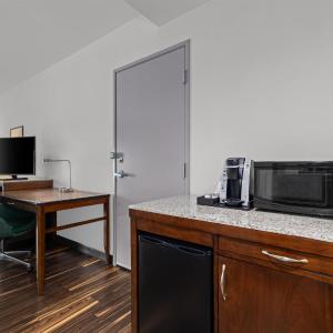 Queen Room with Two Queen Beds - Mobility Access