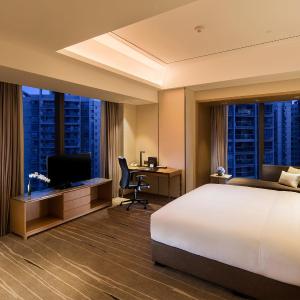 Premier King Corner Room with Lounge Access