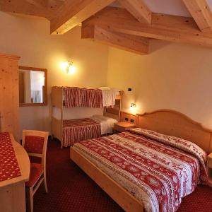 Quadruple Room with Mountain View