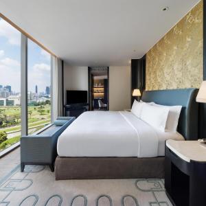 One-Bedroom King Suite