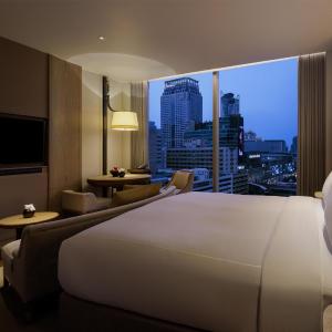 Deluxe King Room with City View
