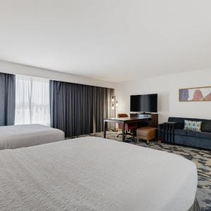 Queen Suite with Two Queen Beds - Non-Smoking
