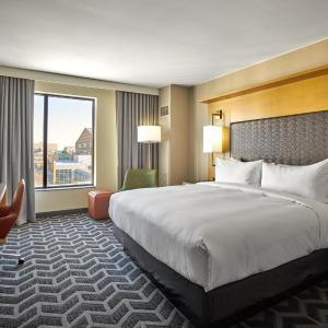 Corner Suite With View
