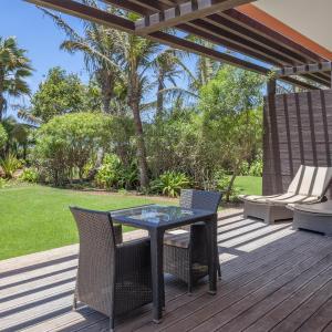 One-Bedroom King Suite with Garden View and Terrace