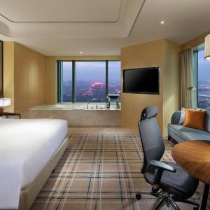 Deluxe King Room with River View