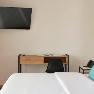 Connecting Sol Room