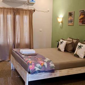 Deluxe Double Room with Side Sea View