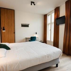 Double or Twin Room with City View