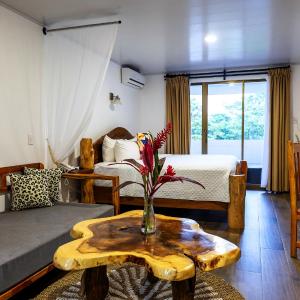 Deluxe King Suite
