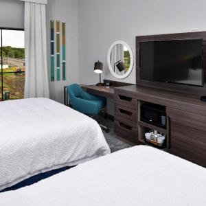 Queen Room with Two Queen Beds - Hearing Access/Non-Smoking