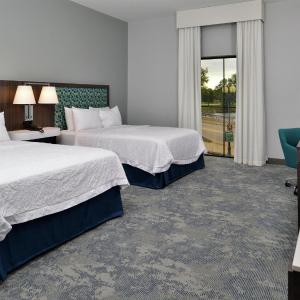 Queen Room with Bath Tub - Mobility Access/Non-Smoking