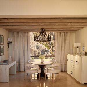 One-Bedroom Estrella Suite with Plunge Pool