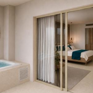 Colonial Club Jr Suite with Jacuzzi (Adults Only, 18+) - Free WiFi