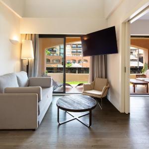 Two-Bedroom King Suite
