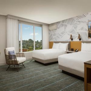 Queen Deluxe Room