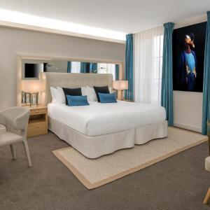 Deluxe King Room