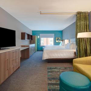 Queen Studio with Two Queen Beds - Non-Smoking