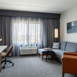 King Room with Sofa Bed - Hearing Accessible