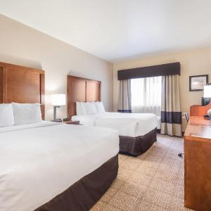 Queen Room with Two Queen Beds - Accessible/Non-Smoking 