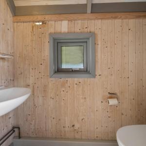 Cottage with Shared Bathroom (3 Adults)