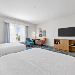 Queen Room with Two Queen Beds - Hearing Access/Non-Smoking