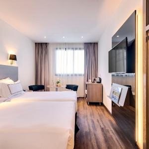 Connecting Premium Room