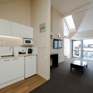 One-Bedroom King Suite with Spa Bath