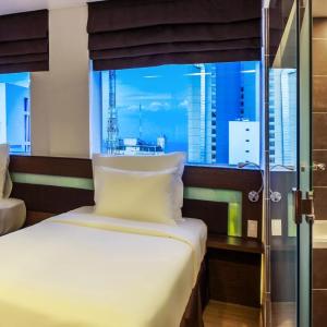 Executive Twin or Double Room with City View and Balcony
