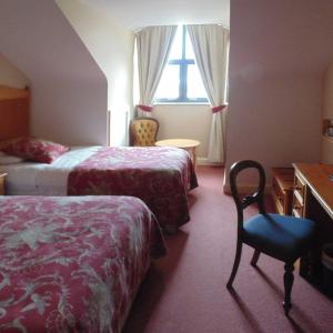 Double or Twin Room with Sea View
