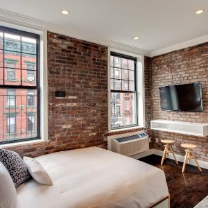Queen Studio