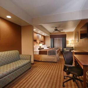 Queen suite with Kitchenette - Non-Smoking