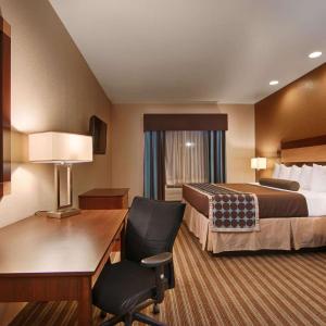 King Room with Kitchenette - Disability Access/Roll-In Shower