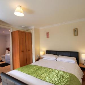 Cromer Double Room with Private Bathroom