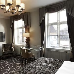 Junior Suite with Access to Executive Lounge
