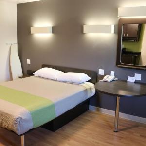 Studio with Spa Bath