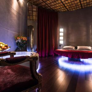 Suite with Hot Tub