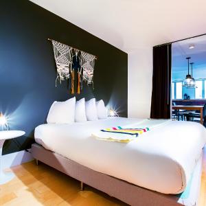 Two-Bedroom Penthouse Apartment 401 - City View