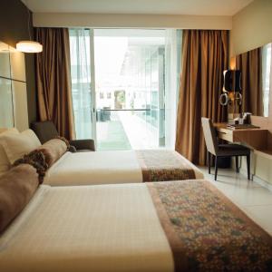 Deluxe Twin Room with Pool View