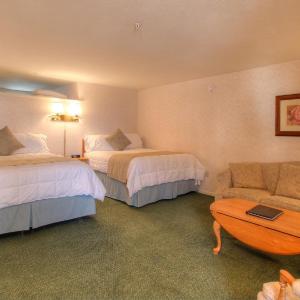 Deluxe Double Room with Sofa Bed - Deluxe Hotel Building