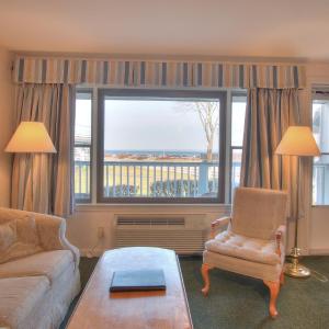 Deluxe Double Room with Ocean View - Deluxe Hotel Building