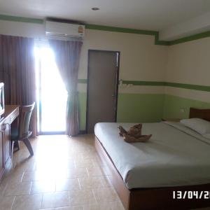 Superior King Room with Pool View - Non-Smoking