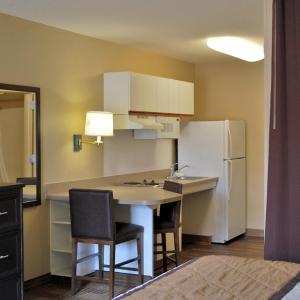 Queen studio with 1 Queen Bed - Disability Access/Non-Smoking