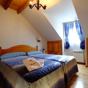 Twin Room with Private Bathroom