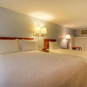 Standard Triple Room - Side Motel Building