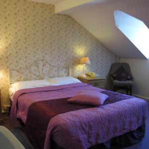 Double Room with Private Bathroom (Non En-suite)